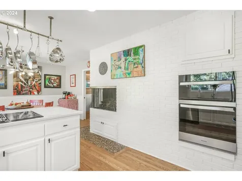 2015 Sw Warwick Avenue Portland OR 97225