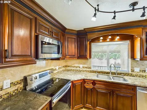 730 SW 28th Street Troutdale OR 97060