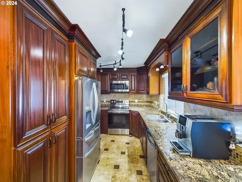 730 SW 28th Street Troutdale OR 97060