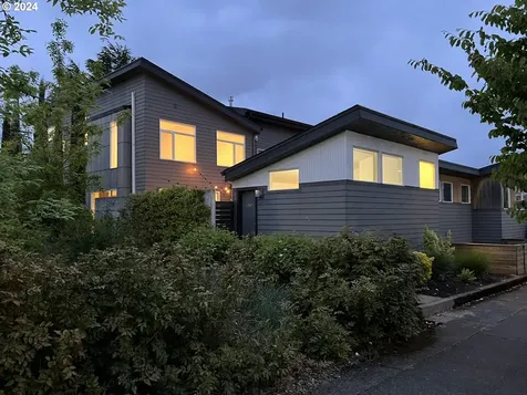 7576 N Curtis Avenue Portland OR 97217