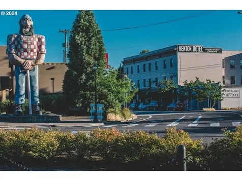 7576 N Curtis Avenue Portland OR 97217
