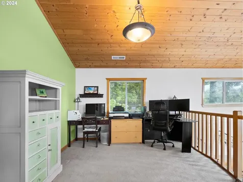 66475 E Barlow Trail Road Rhododendron OR 97049