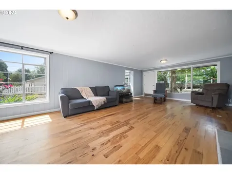 602 NE 3rd Avenue Battle Ground WA 98604