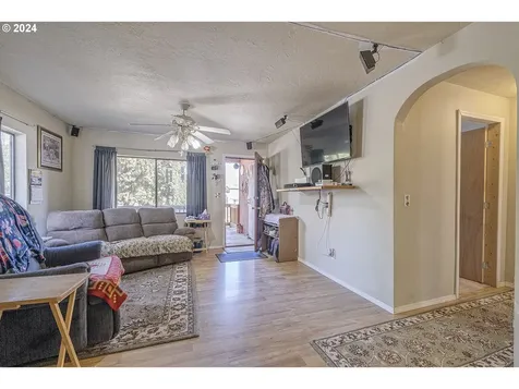 1183 Grove Street Vernonia OR 97064