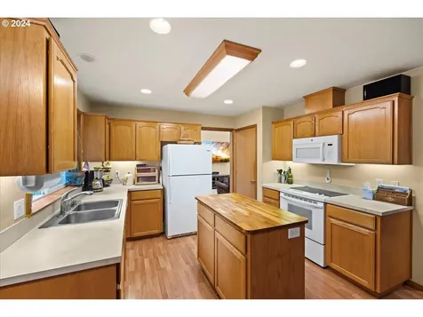 447 Vista Ridge Court Gaston OR 97119