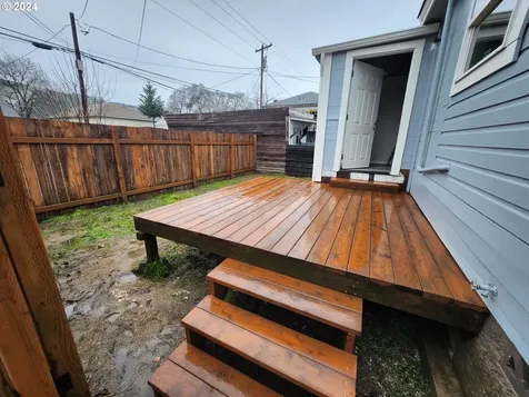 1426 SE Pine Street Roseburg OR 97470