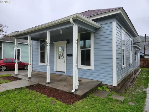 1426 SE Pine Street Roseburg OR 97470