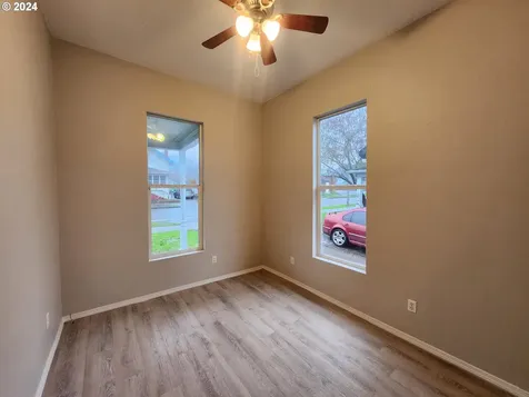 1426 SE Pine Street Roseburg OR 97470