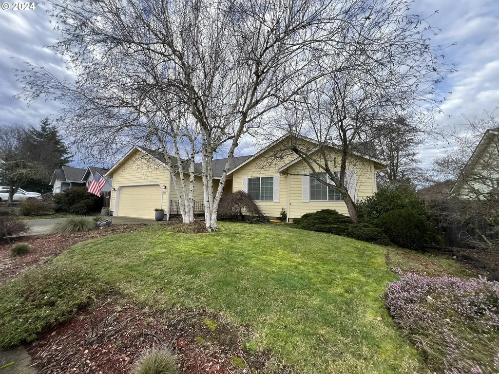 2667 Golfview Avenue Sutherlin OR 97479