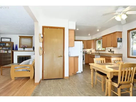 15833 SE Grant Street Portland OR 97233