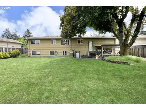 15833 SE Grant Street Portland OR 97233