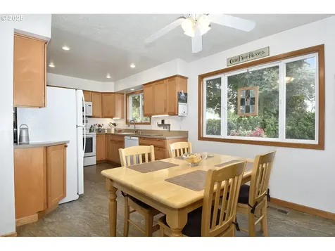 15833 SE Grant Street Portland OR 97233