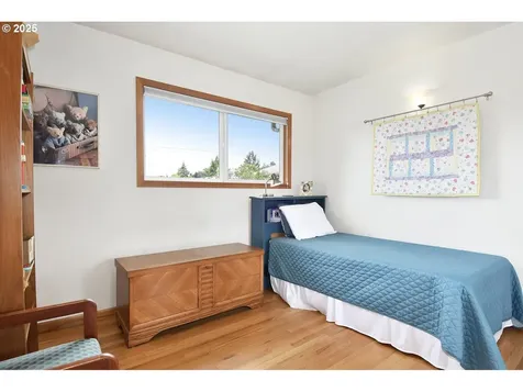 15833 SE Grant Street Portland OR 97233
