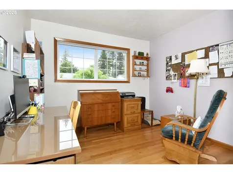 15833 SE Grant Street Portland OR 97233