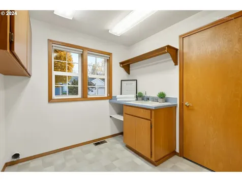 598 NW 94th Terrace Portland OR 97229