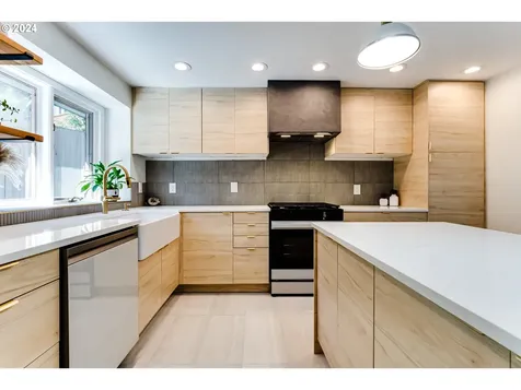 3368 Chaucer Way Eugene OR 97405