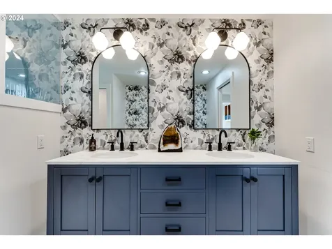 3368 Chaucer Way Eugene OR 97405