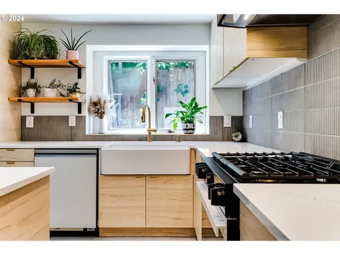 3368 Chaucer Way Eugene OR 97405