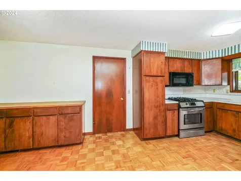 1266 Kimberly Court NE Keizer OR 97303
