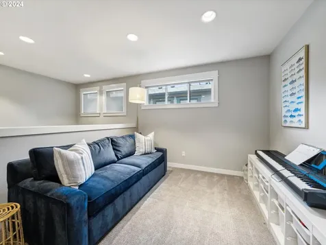 4025 Se Malden Street Portland OR 97202