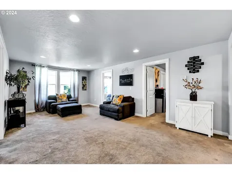 3292 Korbel Street Eugene OR 97404