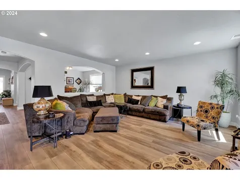 3292 Korbel Street Eugene OR 97404