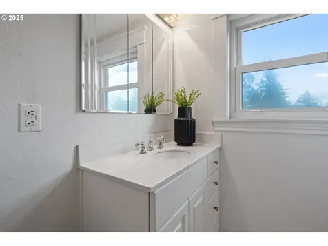 2734 NE 47th Avenue Portland OR 97213