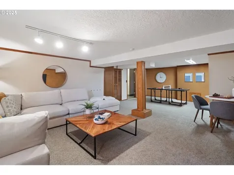 2734 NE 47th Avenue Portland OR 97213