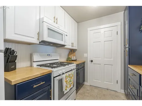 123 NW 17th Street Mcminnville OR 97128