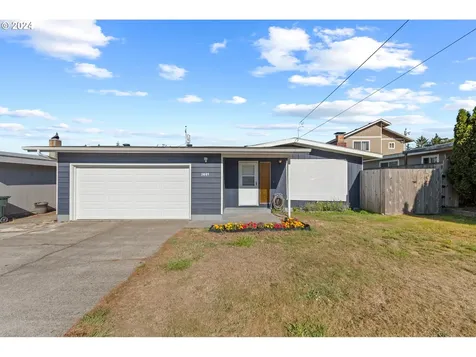3449 Spruce Street North Bend OR 97459