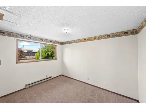 3449 Spruce Street North Bend OR 97459