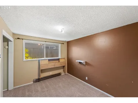3449 Spruce Street North Bend OR 97459