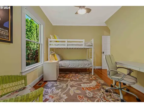 1605 Se Lexington Street Portland OR 97202