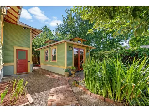 1605 Se Lexington Street Portland OR 97202
