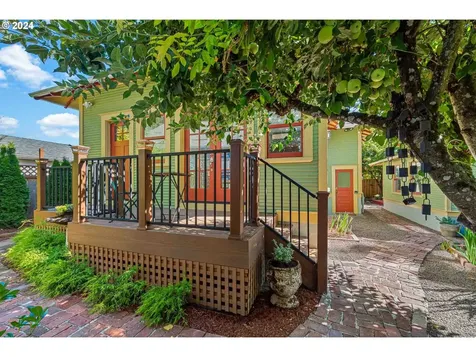 1605 Se Lexington Street Portland OR 97202