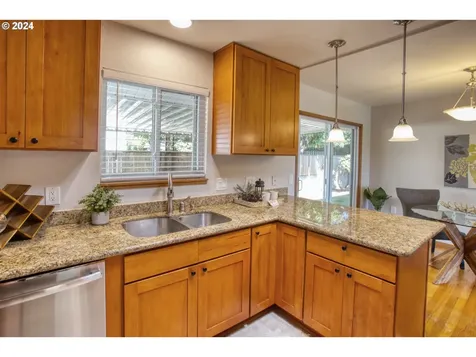 15615 Sw Queen Victoria Place Portland OR 97224