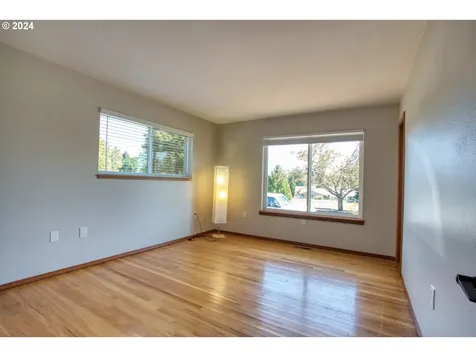 15615 Sw Queen Victoria Place Portland OR 97224