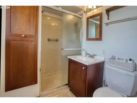 15615 Sw Queen Victoria Place Portland OR 97224