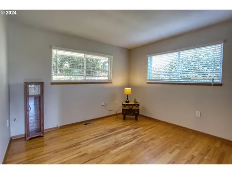 15615 Sw Queen Victoria Place Portland OR 97224