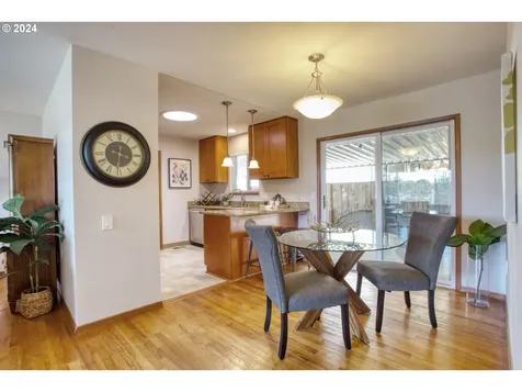 15615 Sw Queen Victoria Place Portland OR 97224