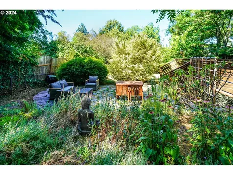 10610 Ne Russell Court Portland OR 97220