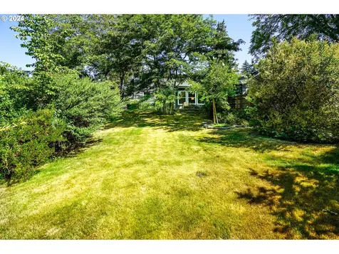 10610 Ne Russell Court Portland OR 97220