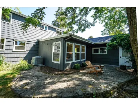 10610 Ne Russell Court Portland OR 97220