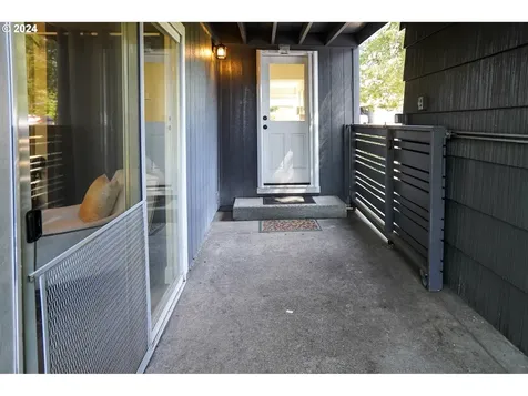 10610 Ne Russell Court Portland OR 97220