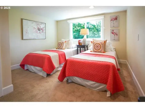 10610 Ne Russell Court Portland OR 97220