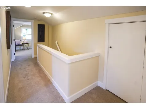 10610 Ne Russell Court Portland OR 97220