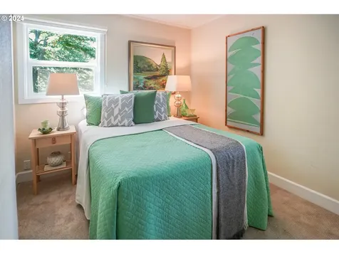 10610 Ne Russell Court Portland OR 97220