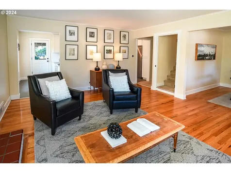 10610 Ne Russell Court Portland OR 97220