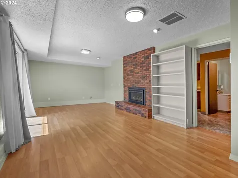 8700 Sw Alden Street Portland OR 97223