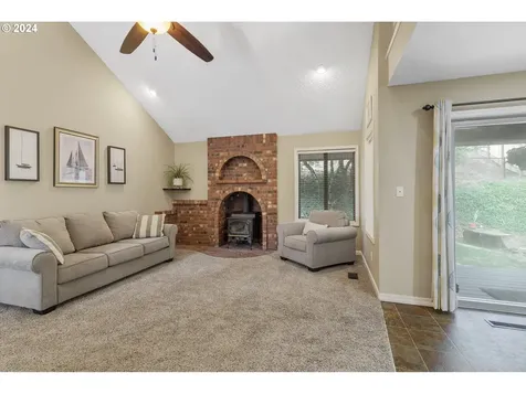 2565 N Washougal River Road Washougal WA 98671